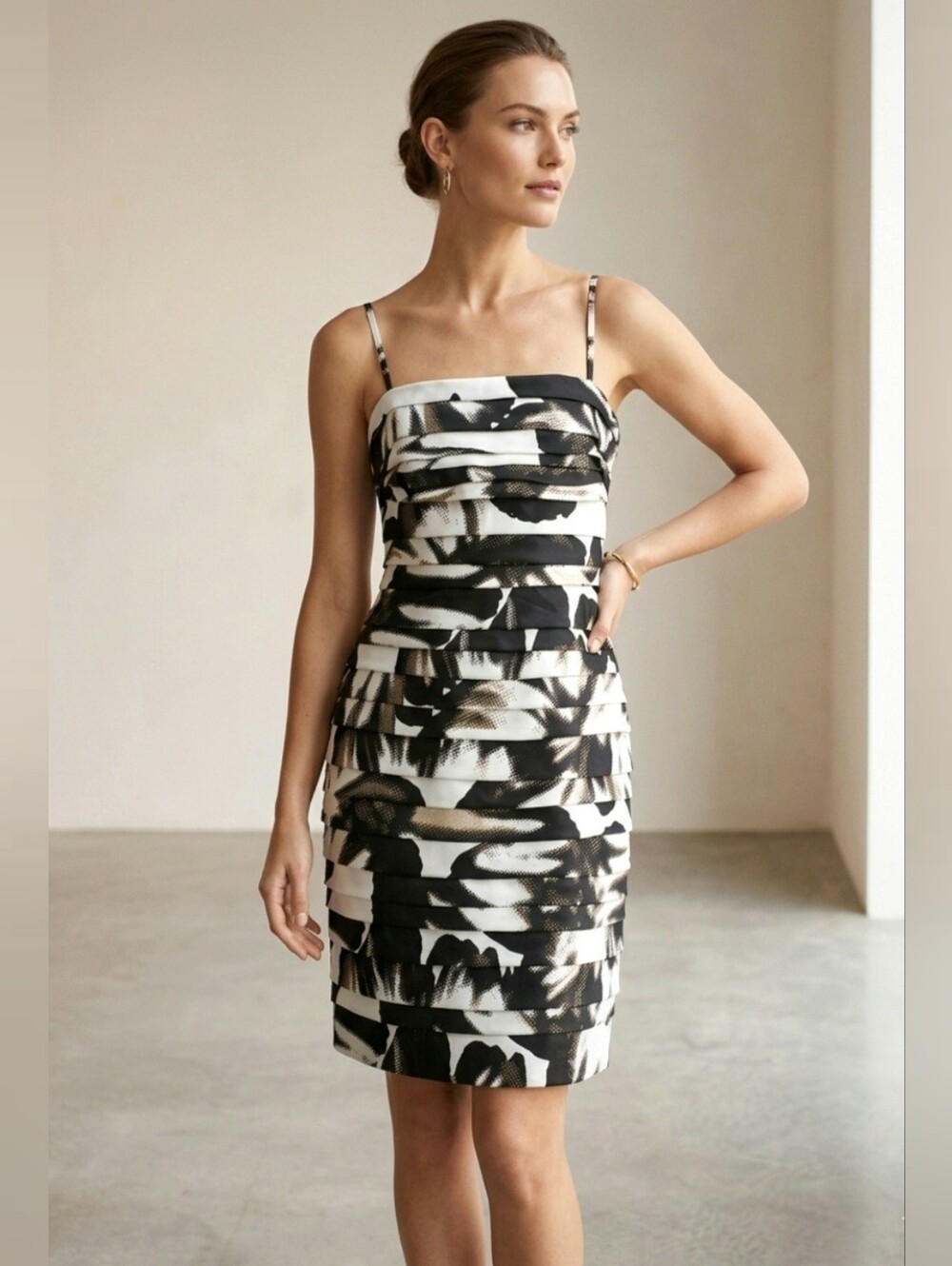 Calvin Klein Abstract Black & White Ruched Tiered Satin Cocktail Dress Size 8